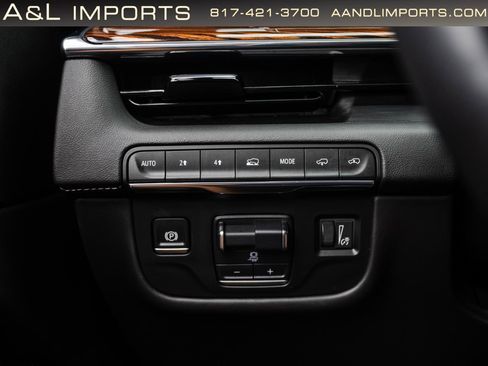 Used 2024 Cadillac Escalade ESV Premium Luxury w/ Performance Package AWD/4WD image 42