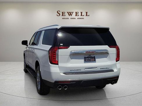 Used 2021 GMC Yukon XL Denali AWD/4WD image 3