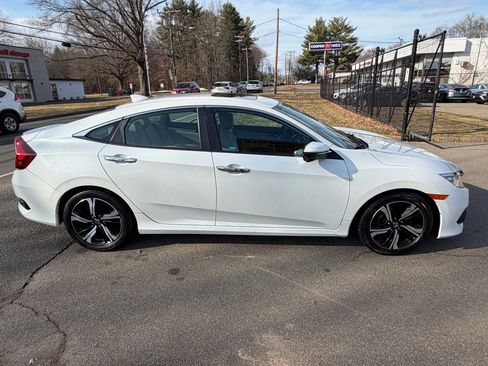 Used 2016 Honda Civic Touring image 4
