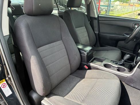 Used 2015 Toyota Camry LE FWD image 31