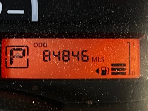 Used 2016 Nissan Versa S Plus FWD image 11