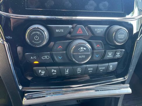 Used 2020 Jeep Grand Cherokee Trailhawk w/ Trailhawk Luxury Group AWD/4WD image 14