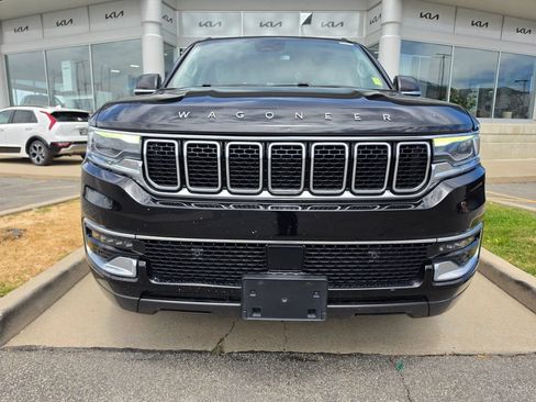 Used 2022 Jeep Wagoneer Series I AWD/4WD image 2