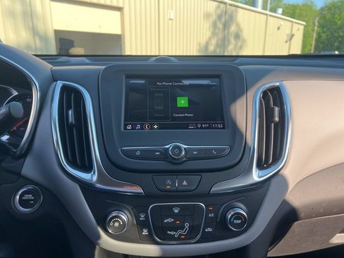 Used 2024 Chevrolet Equinox LS w/ LS Convenience Package FWD image 9