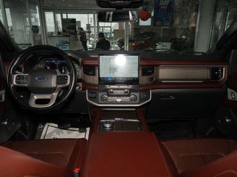 Used 2022 Ford Expedition Limited image 25