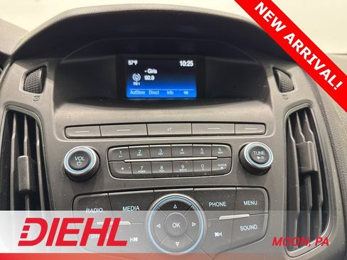 Used 2018 Ford Focus SE image 25