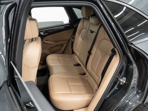 Used 2023 Porsche Macan AWD/4WD image 14