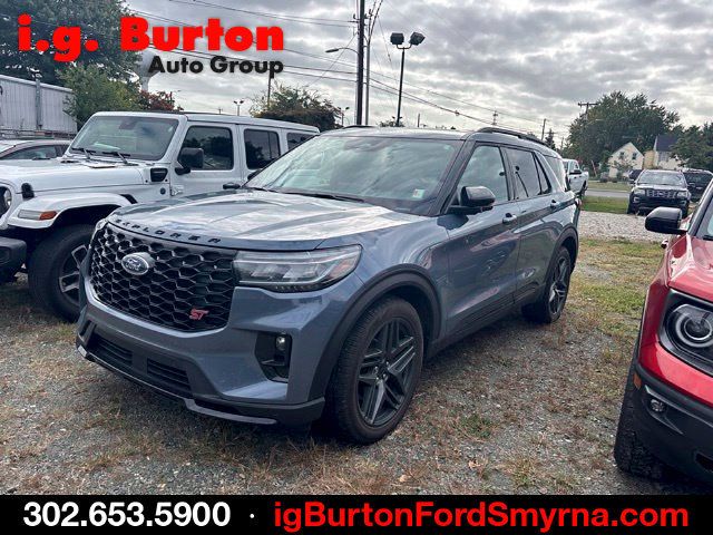 Used 2025 Ford Explorer ST AWD/4WD image 3
