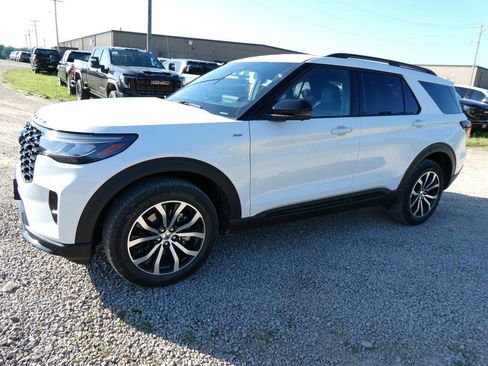 New 2026 Ford Explorer ST-Line AWD/4WD image 9