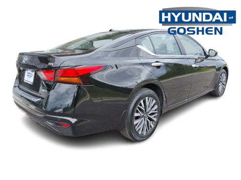 Used 2023 Nissan Altima 2.5 SV AWD/4WD image 9
