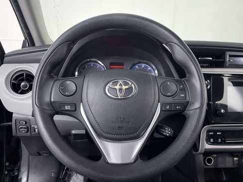 Used 2017 Toyota Corolla XLE image 13