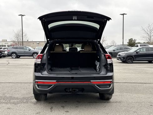 New 2026 Volkswagen Atlas Cross Sport SE image 15