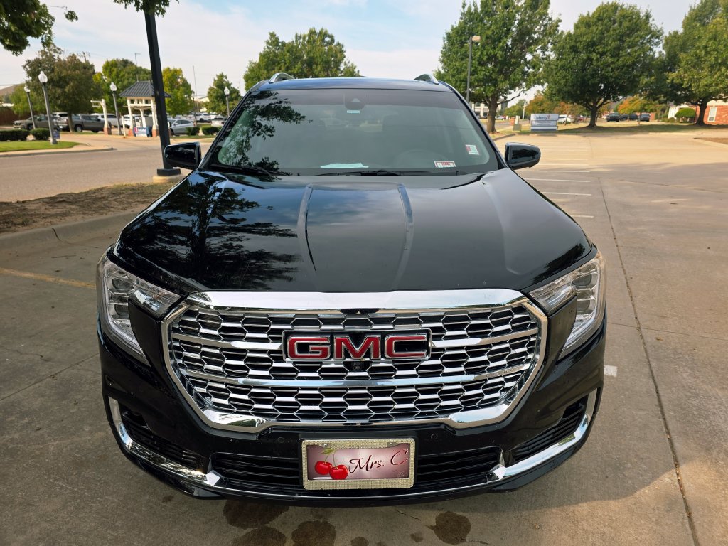 Used 2024 GMC Terrain Denali w/ Denali Premium Package AWD/4WD image 28