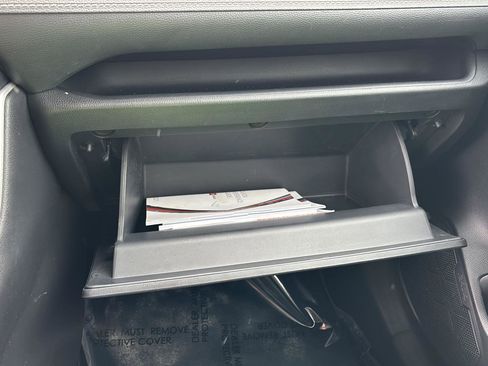 Used 2021 Toyota RAV4 LE image 33