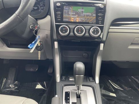 Used 2017 Subaru Forester 2.5i Limited AWD/4WD image 19