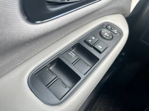 Used 2017 Honda HR-V EX image 16