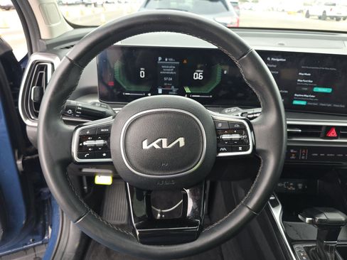Used 2025 Kia Sorento S w/ Panoramic Sunroof Package image 8