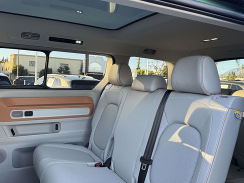 Certified 2025 Volkswagen ID. Buzz 1st Edition image 10