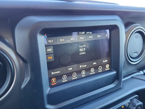 Used 2022 Jeep Gladiator Sport image 18