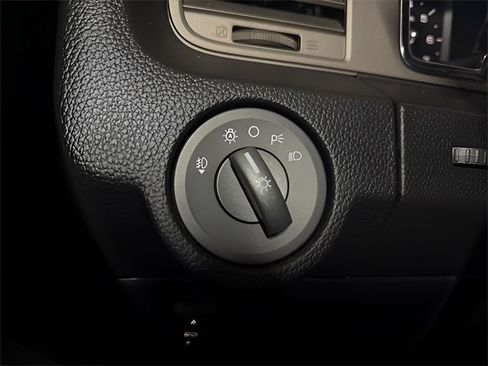 Used 2014 Lincoln Navigator L 4WD image 26