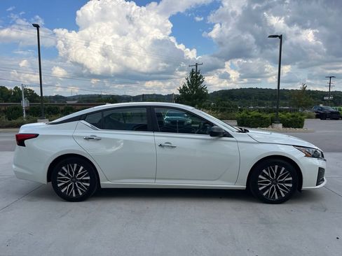 Used 2025 Nissan Altima 2.5 SV FWD image 22