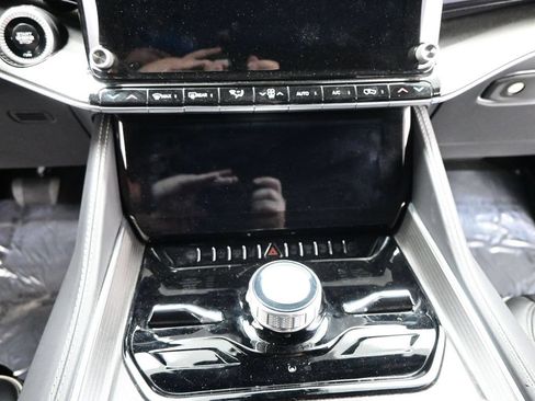 Used 2024 Jeep Grand Wagoneer Series II w/ Quick Order Packagew 28T AWD/4WD image 20