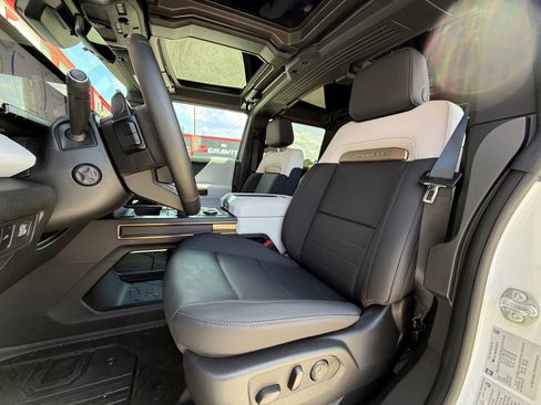Used 2025 GMC Hummer EV 3X AWD/4WD image 19
