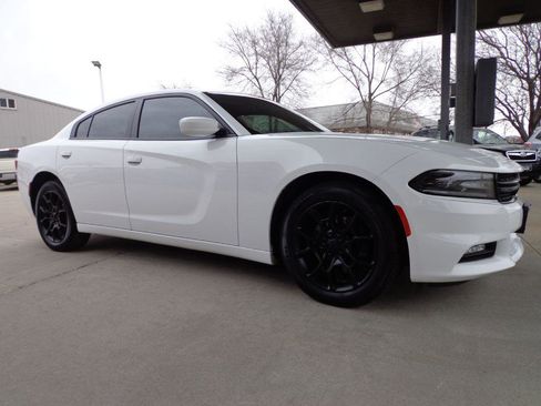 Used 2015 Dodge Charger SXT w/ AWD Plus Group image 3