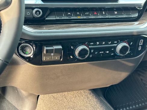 New 2025 Chevrolet Silverado 1500 LT image 19