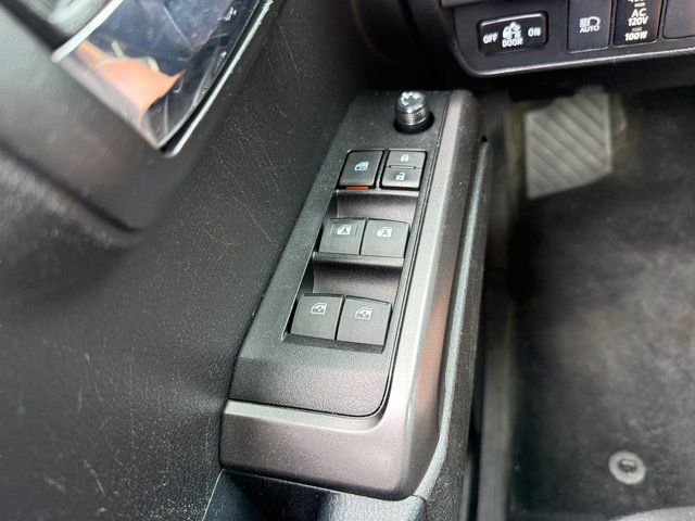 Used 2021 Toyota Tacoma TRD Off-Road AWD/4WD image 19
