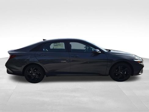 New 2026 Hyundai Elantra SEL Sport FWD image 6