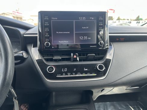 Used 2021 Toyota Corolla LE image 16