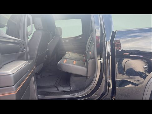 Used 2024 GMC Sierra 1500 AT4 w/ Technology Package AWD/4WD image 22