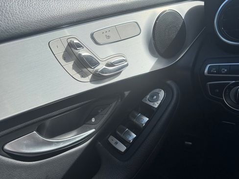 Used 2019 Mercedes-Benz GLC 300 GLC 300 w/ Parking Assistance Package image 32