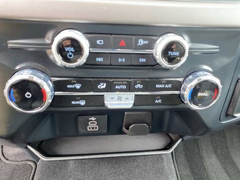 Used 2025 Ford F150 XLT w/ Equipment Group 301A Standard AWD/4WD image 16