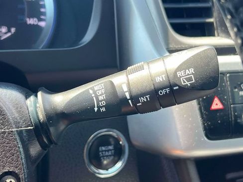 Used 2018 Toyota Highlander XLE AWD/4WD image 29