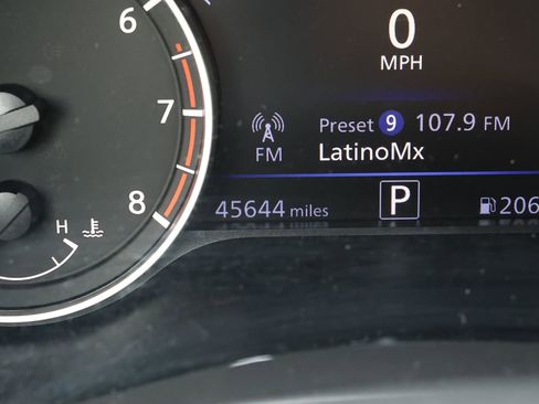Used 2024 Nissan Altima 2.5 SV FWD image 3