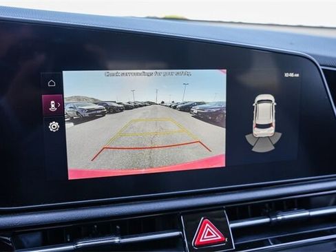 New 2025 Kia Niro EX image 24