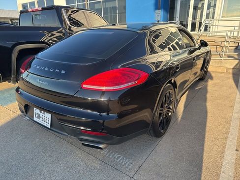 Used 2016 Porsche Panamera 4 image 4
