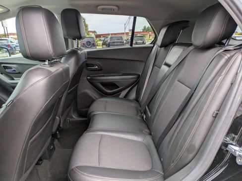 Used 2022 Chevrolet Trax LT w/ Driver Confidence Package AWD/4WD image 13