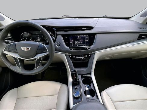 Used 2020 Cadillac XT5 Premium Luxury FWD image 16