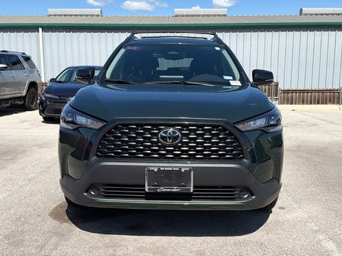 Certified 2025 Toyota Corolla Cross LE FWD image 2