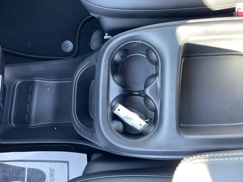 New 2026 Chrysler Pacifica Select image 27