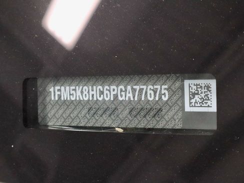 Certified 2023 Ford Explorer Platinum w/ Class IV Trailer Tow Package image 36