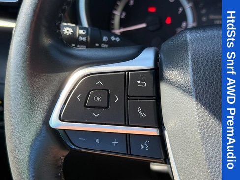 Used 2023 Toyota Highlander XLE AWD/4WD image 21