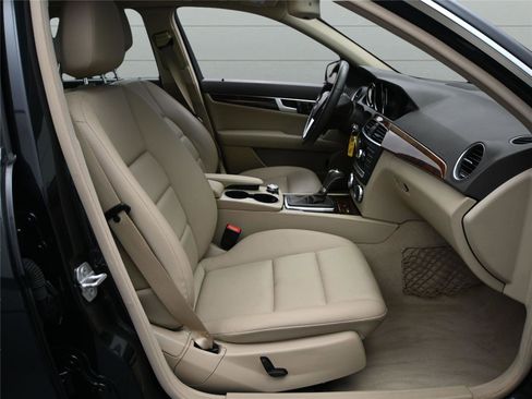Used 2012 Mercedes-Benz C 300 4MATIC Sedan image 18