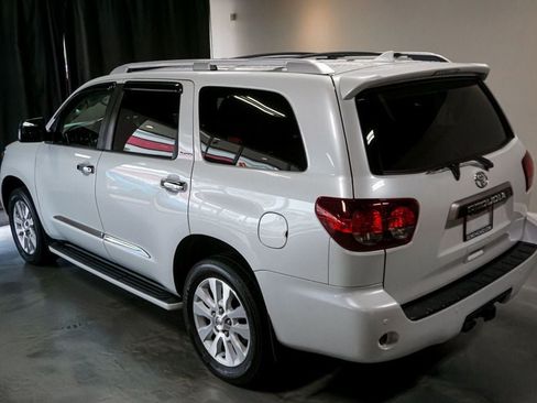 Used 2022 Toyota Sequoia Platinum AWD/4WD image 34
