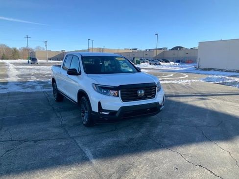 Used 2023 Honda Ridgeline Sport image 4