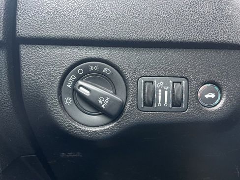 Used 2023 Dodge Charger SXT w/ Blacktop Package image 17