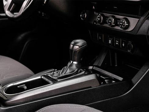 Used 2019 Toyota Tacoma TRD Off-Road image 21